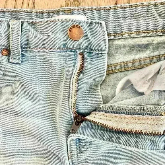 RSQ Girls Mid Length Medium Wash Distressed Denim Shorts Size 10 - Picture 11 of 14